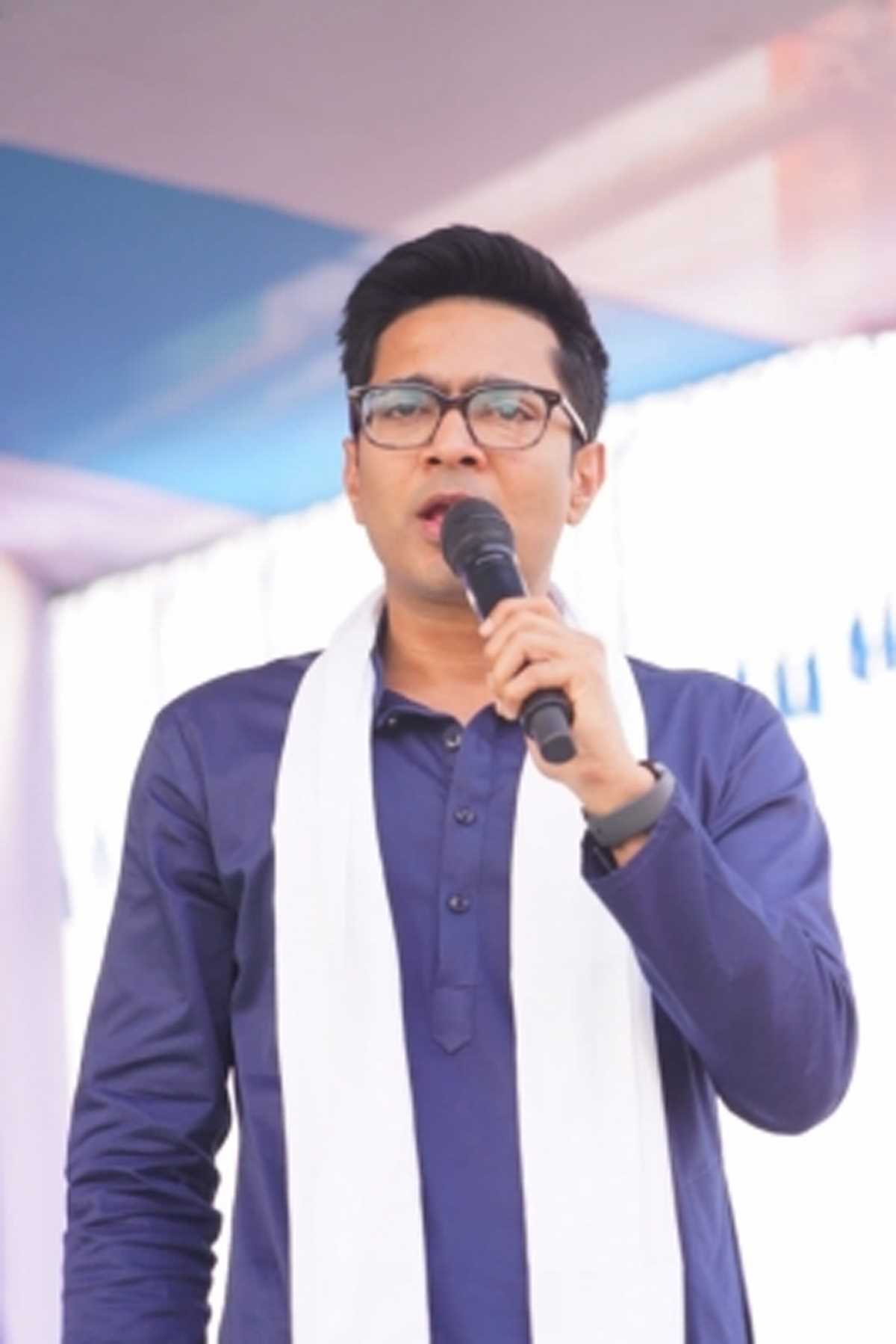 बंगाल : बीएसएफ फायरिंग में युवक की मौत पर अभिषेक बनर्जी ने सुप्रीम कोर्ट जाने की धमकी दी